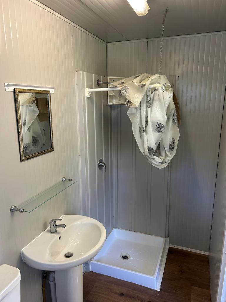 Gundy Pub & Caravan Park Gundiah Экстерьер фото
