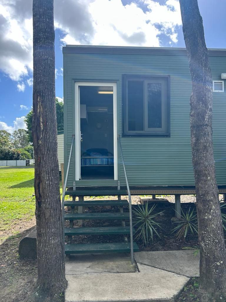 Gundy Pub & Caravan Park Gundiah Экстерьер фото